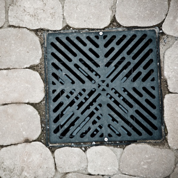 Grate covering drain box