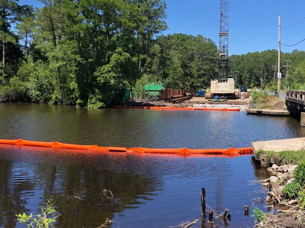 Turbidity curtain in Hells Creek