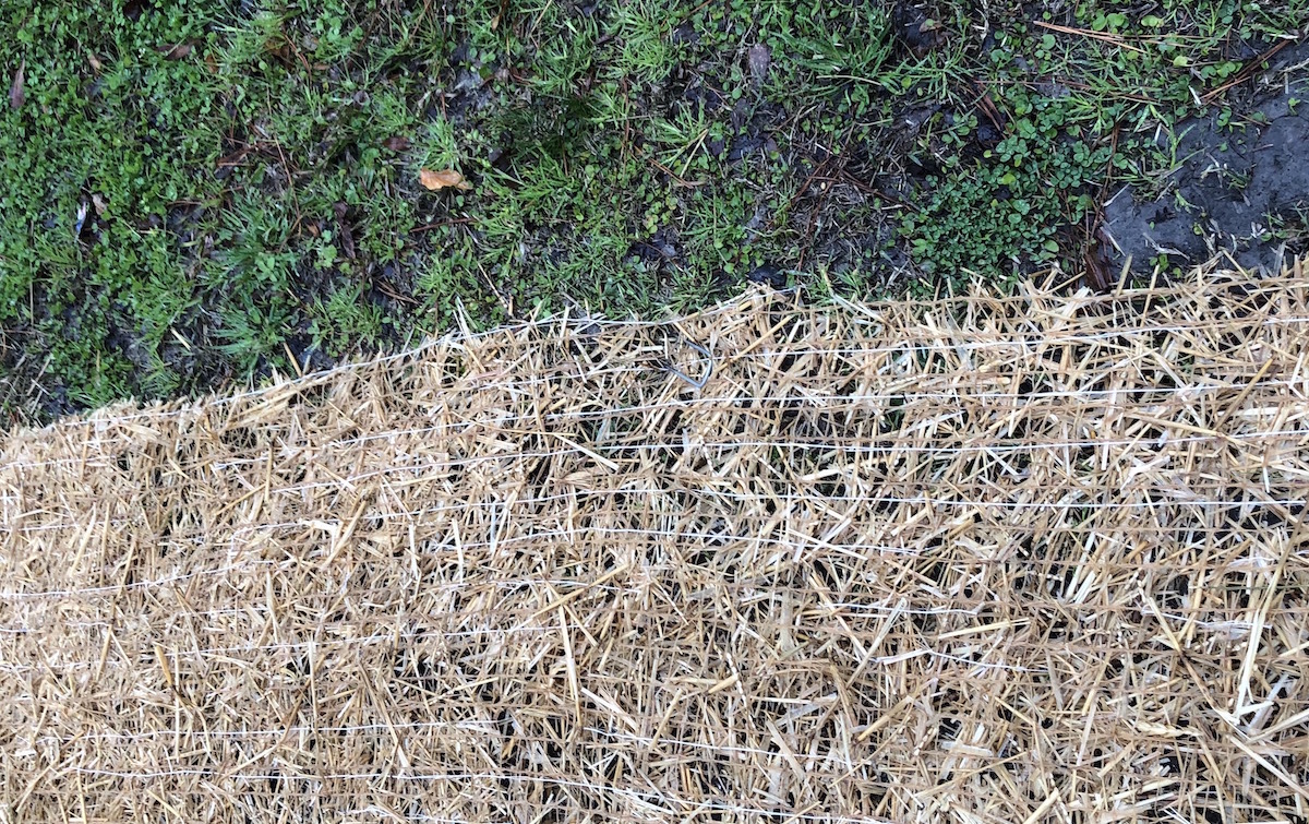 Single Net Straw All Natural biodegradable erosion control blanket