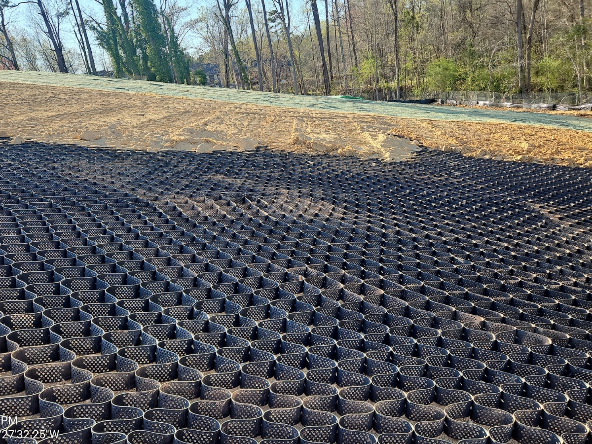 GEOWEB for pre-regulatory landfill closure